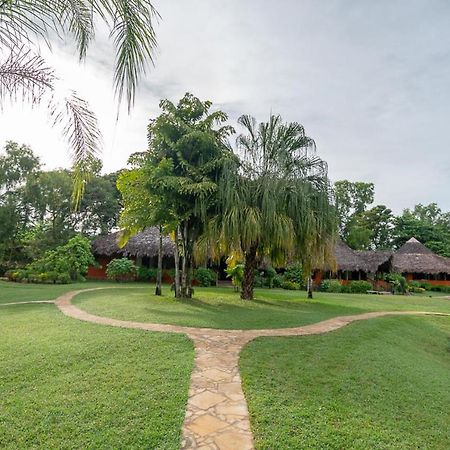 Loharano Lodge Nosy-Be Dış mekan fotoğraf